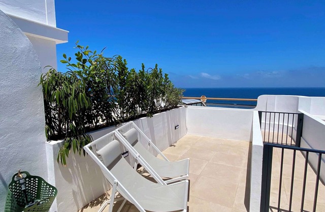 Casa Costa 1. A Pocos Metros de las Piscinas Naturales de Bajamar