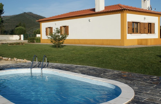 "Casa da Eira" - Rural tourism house with private pool, near Dornes.