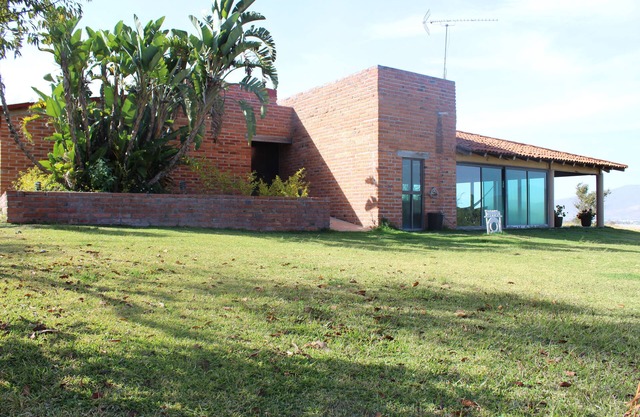 Casa de campo con vista a la ciudad