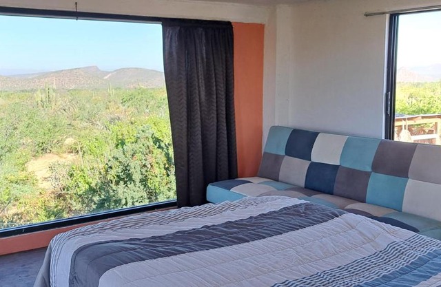 Casa de campo con vista a la Paz, rodeada de naturaleza