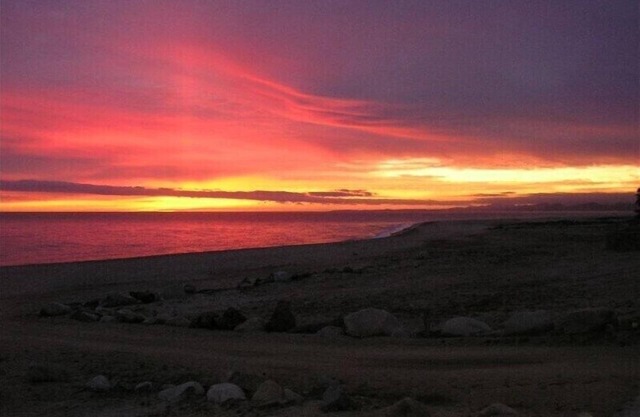 Casa de Las Palmas . . . like your own beachfront estate on the Sea of Cortez!