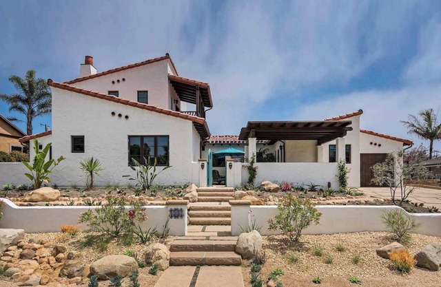 Casa de Lujo - Spanish Seaside Retreat