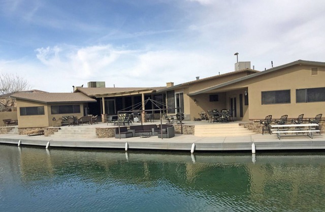 Casa De Paradise - an entertainers dream - Parker Strip keys home