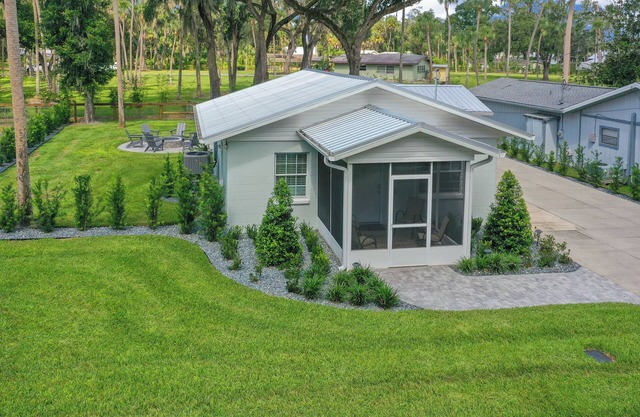 Casa De Verde a Peaceful Cottage with Dock Access in the Heart of Crystal River