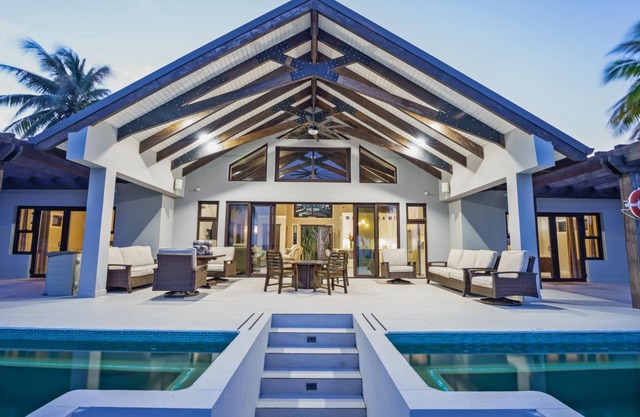Casa de Wilson - 5 Bedroom Beachfront Villa