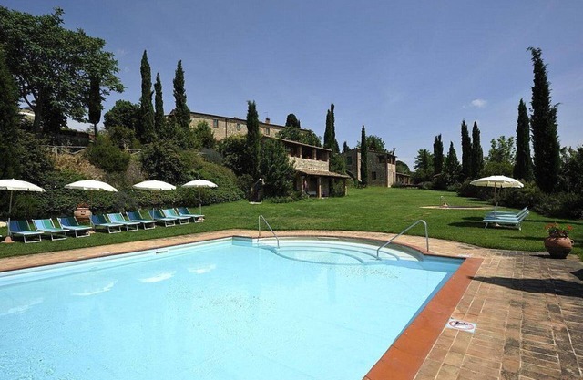 Casa Emide A: A graceful apartment in a history-rich eighteenth-century estate, with Free WI-FI.