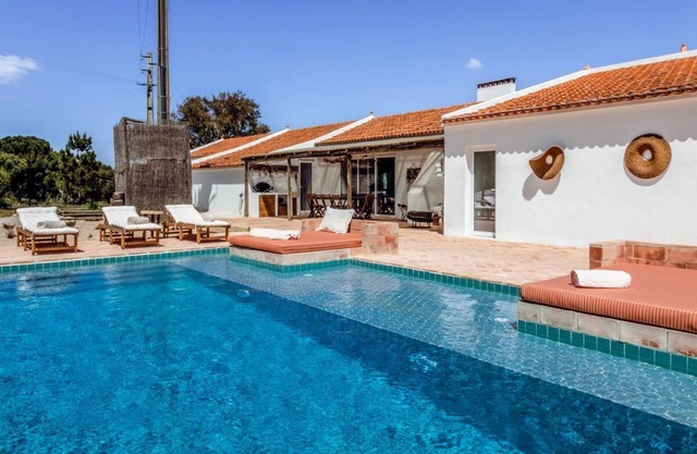 Casa Ervideira - Five Bedroom Villa, Sleeps 10