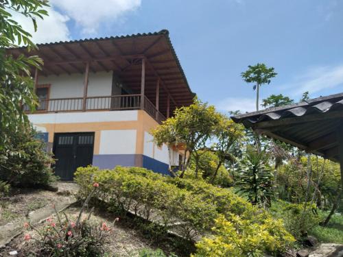 CASA FINCA LUCITANIA