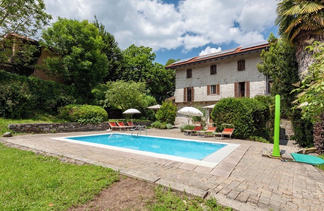 Casa Frey apt. 1 three-room apartment on Lake Orta with garden and swimming pool