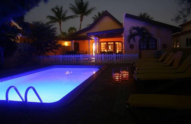 Casa Galpy. Villa in Noord with private swimming pool and fitness room