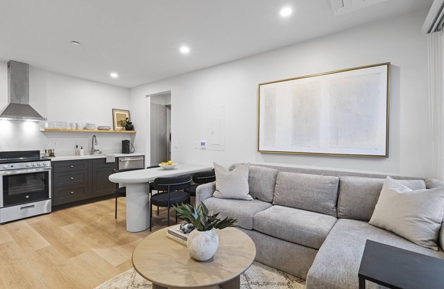 Casa Jardin Unit 4-Boutique Suite in Downtown Santa Barbara