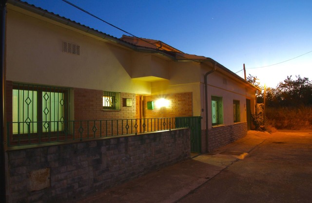CASA LA FÀBRICA, holiday home with capacity for 10 people