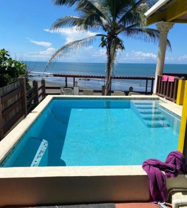 Casa Lassini, Oceanfront Lodging, Playa Las Comadres