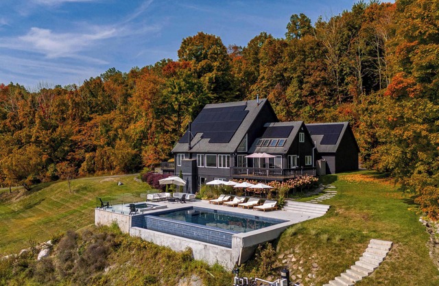 Casa Manzara: Mountain Top Views, Pool + Hot Tub by Red Cottage