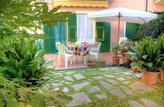 Casa Mary - For 4 people, in centre, 5 minutes from beach and station to Cinque Terre