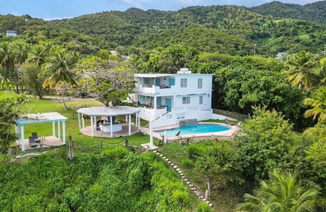 Casa Maunazul | Ocean Front House W/Pool and View
