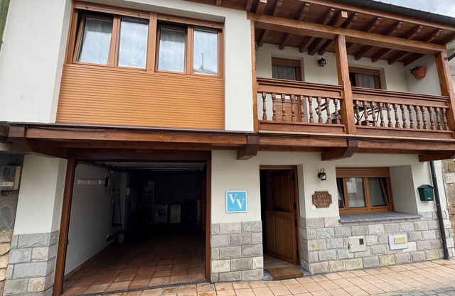 Casa Moises Bimenes