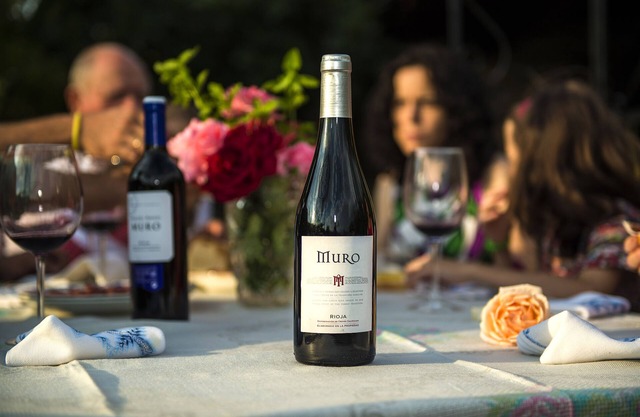 Casa pichon etxea and Muro wineries