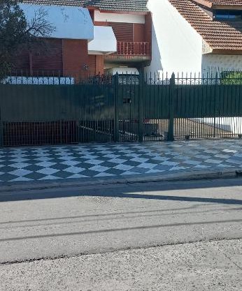 Casa Privada Monte Grande y cochera