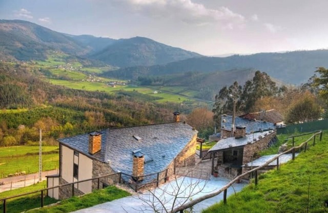 CASA RURAL LUGO (APARTAMENTO A BODEGA)