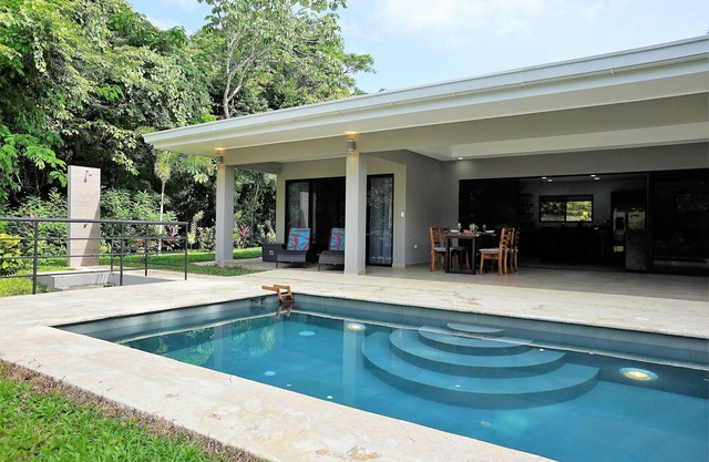 Casa Sendero de Monos - a modern gem in a private setting