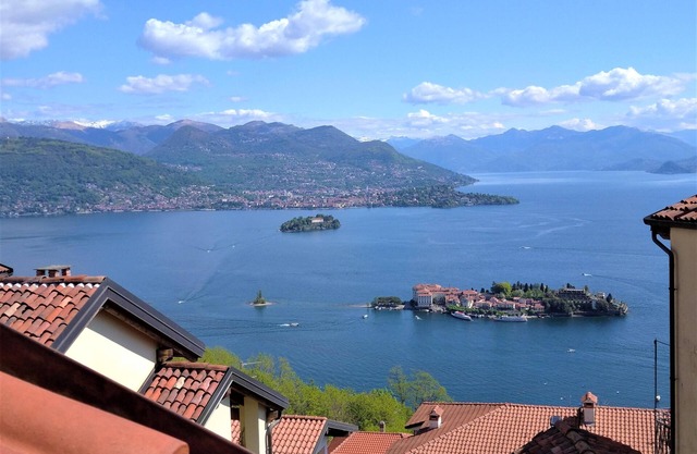 Casa Serena with lake view
