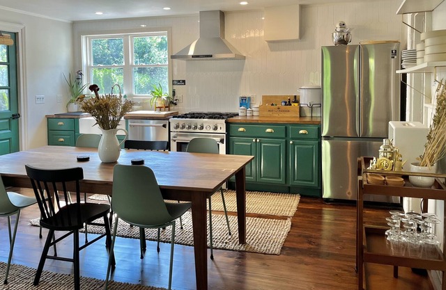Casa Tivoli - Upstate Getaway in Charming Village