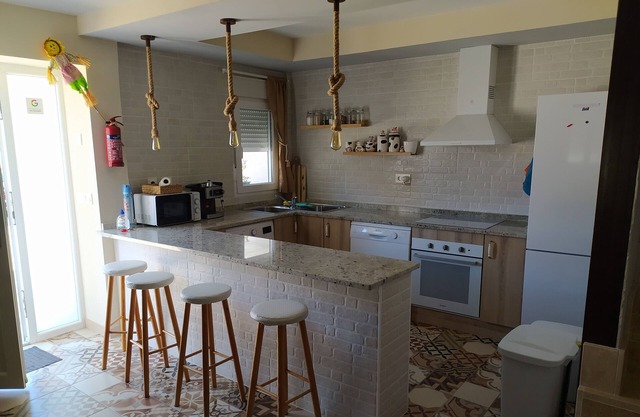 Casa Totalmente Nueva, Para 16 Personas a 12 km de Burgos en un Pueblo Tranquilo