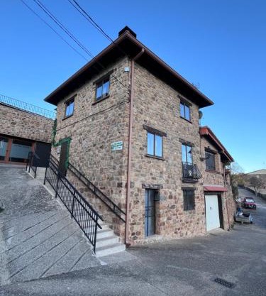 Casa turística 'Los chaleco' en Lumbreras con terraza privada.