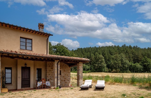 Casa vacanze Melograno Poderone with Terrace, Shared Pool & Wi-Fi