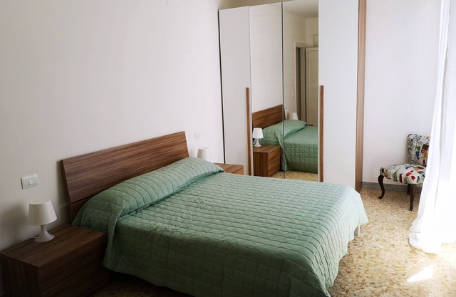 Casa Verde Tiburtina, Your Gateway to Rome. 1-3 people with AC and every comfort