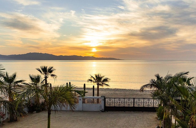 CASACORAZONmx “Oasis” 2bd Tropical Beachfront - Amazing Views! 325.00n