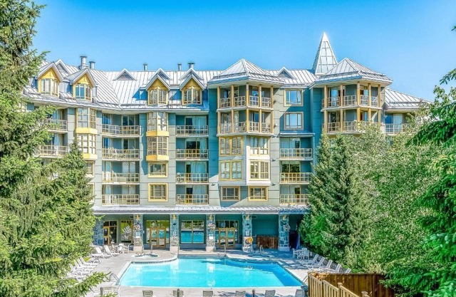 Cascade Lodge is literally just steps away from your ski lift or charm of town.
