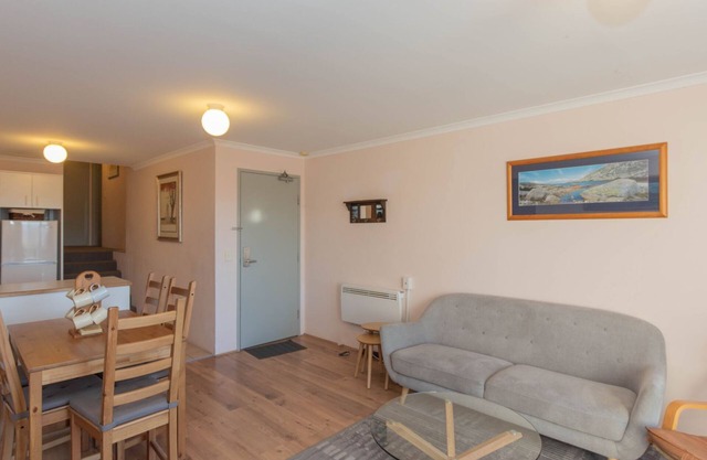 Cascades - 13/3 Kurrajong Street