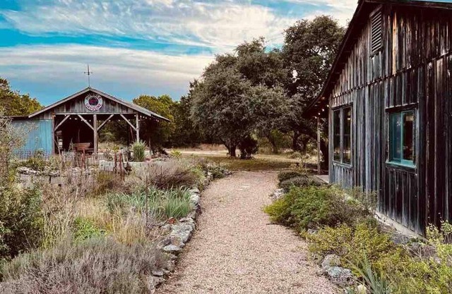 Casinada: Mini-Ranch in Wimberley