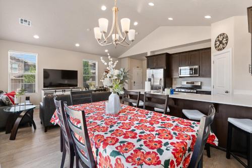 Casita Respite Pool, Hot Tub & Comfort