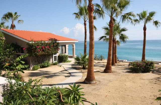 Casita Tortuga is a Beach Front over looking the Sea of Cortes.