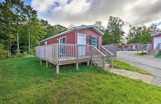 Cassopolis Cabin w/On-Site Fishing Pier!