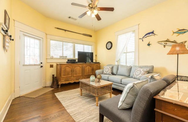 Castaway Cottage