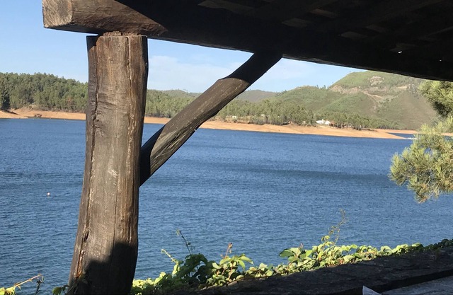 Castelo de Bode - House by the water