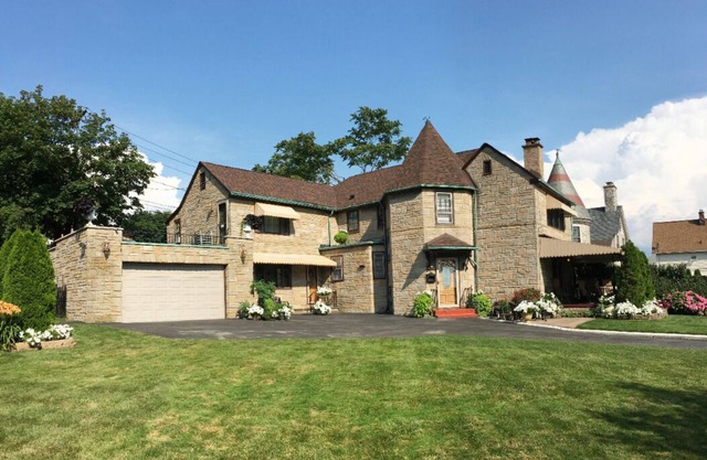 Castle Oasis Buffalo Apt., Licensed & Inspected, Gated & Walled-off.