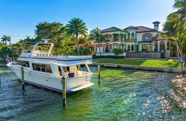 Castle on-the-Bay - St. Armand’s/Lido Beach 6 BD, Pool/Spa, Boat & Jet Ski Dock