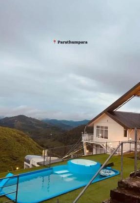 Castra villas - Pool Villa in Parunthumpara