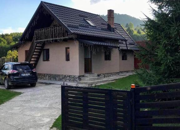 Casuta Alesia & David, relaxare la poalele Raraului