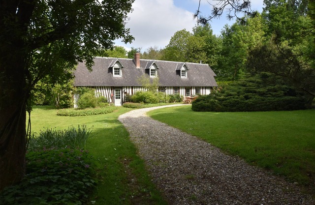 Causette Normandie 15 min from Veule-Les-Roses and the beaches. Kids Friendly