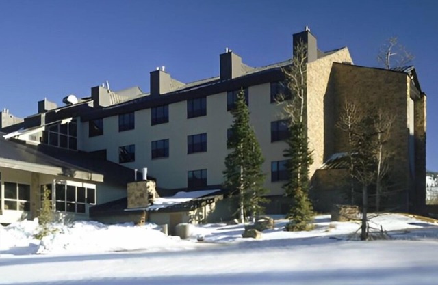 Cedar Breaks 1 bedroom Grand · Brian Head, Utah Ski Retreat.nGrand Suite.