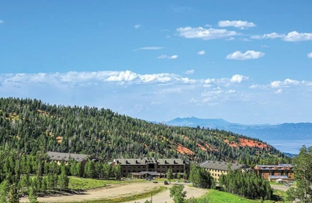 Cedar Breaks one bedroom · Brian Head Ski Retreat! One Bedroom Suite.