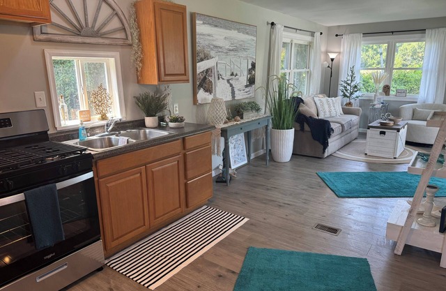Cedar Cove a Cozy 2-bedroom mobile home in lovely Clayton DE with AC, WiFi
