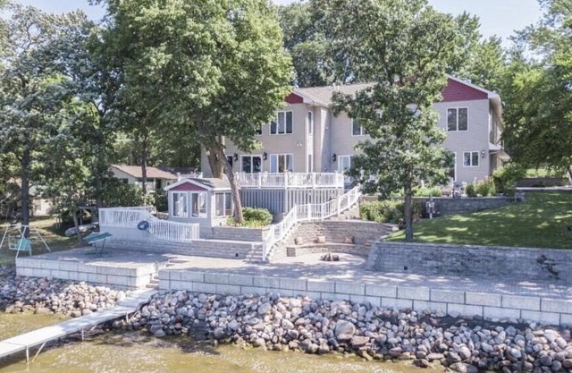 CEDAR ESCAPE - Your Lake Home Away From Home
