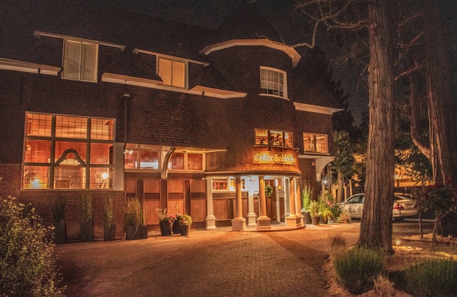 Cedar Gables Inn